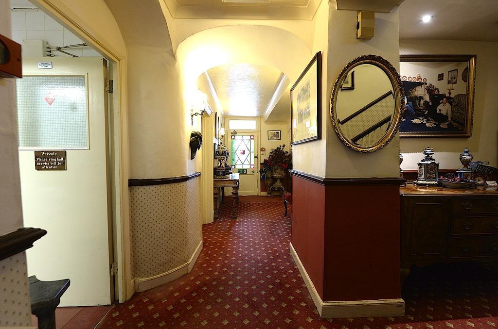 Meryan House Hotel Taunton Exterior photo