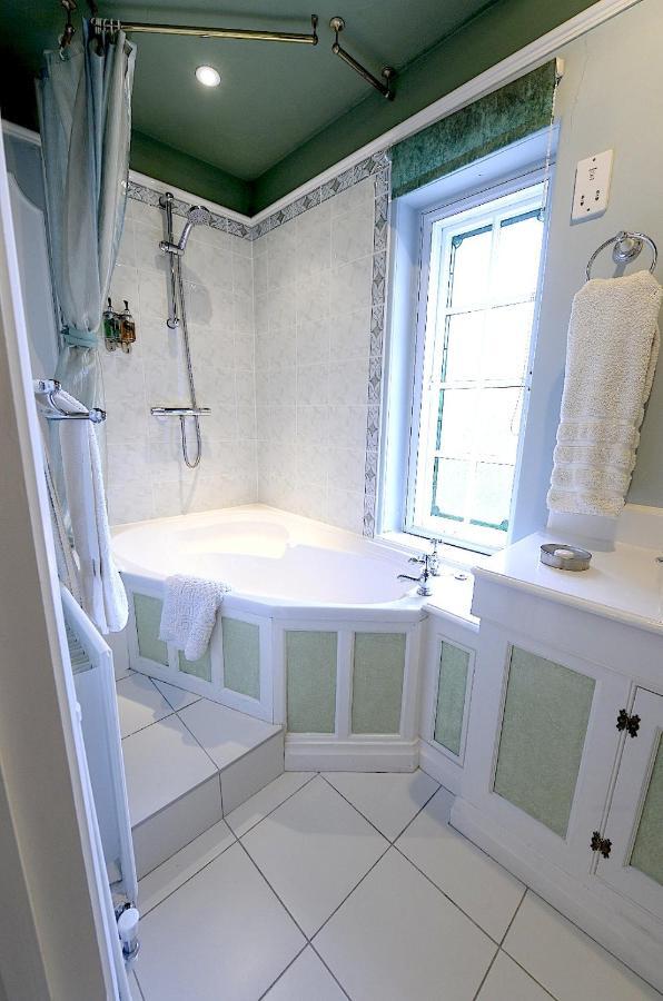 Meryan House Hotel Taunton Room photo